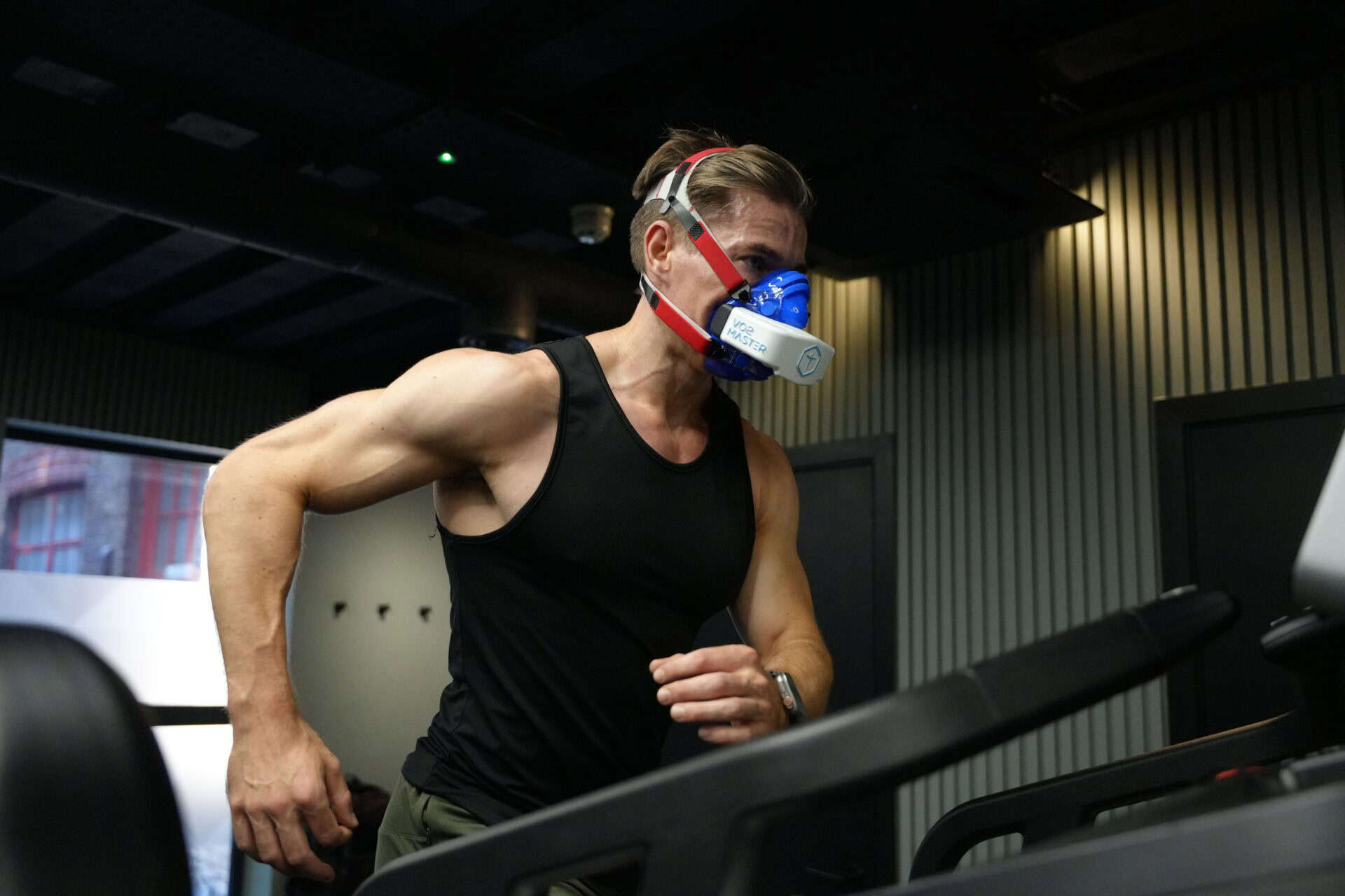 Athlete training on a treadmill using VO2 Master Analyzer